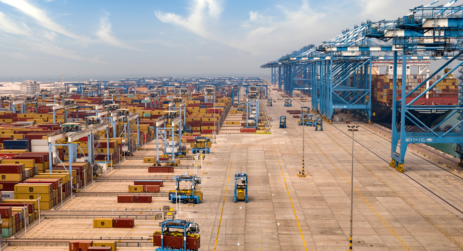 مجموعة موانئ أبوظبي تحقق صافي أرباح قياسي بلغ 596 مليون درهم في الربع الثالث من عام 2025 بزيادة 34% على أساس سنوي